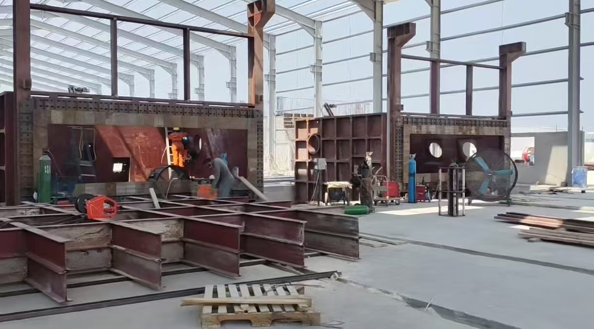 阿联酋迪拜三台熔铝炉工程